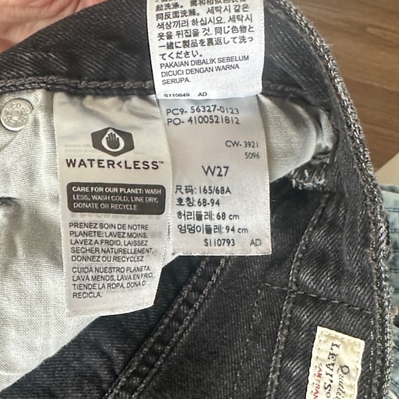 Levi's 501 button fly cut off Shorts - Picture 3 of 4